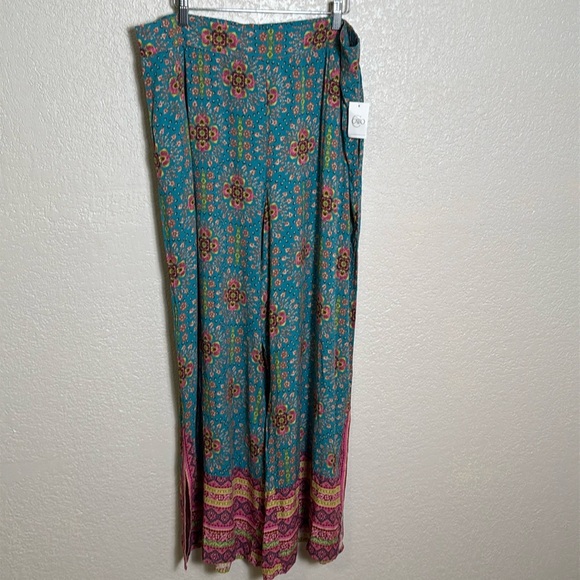 Cato Women’s 18/20 Hi-Rise‎ Teal Pants Wide Leg Pockets Side slit Stretchy NWT - Picture 1 of 9